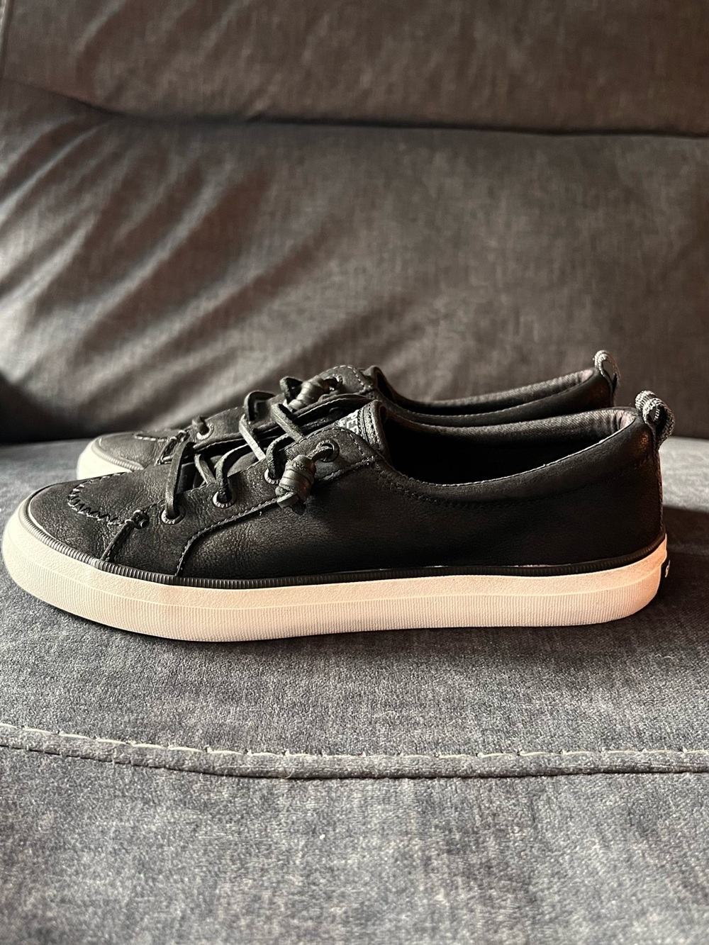 Sperry Black Matte Lace-Up Low-Top Sneakers, Size 7